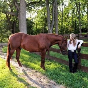 Meet your Posher, Jillian